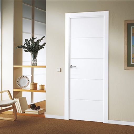 Imagen de Puerta Mod. 8500  Lacada blanca Ind nieve  211 X 82,5